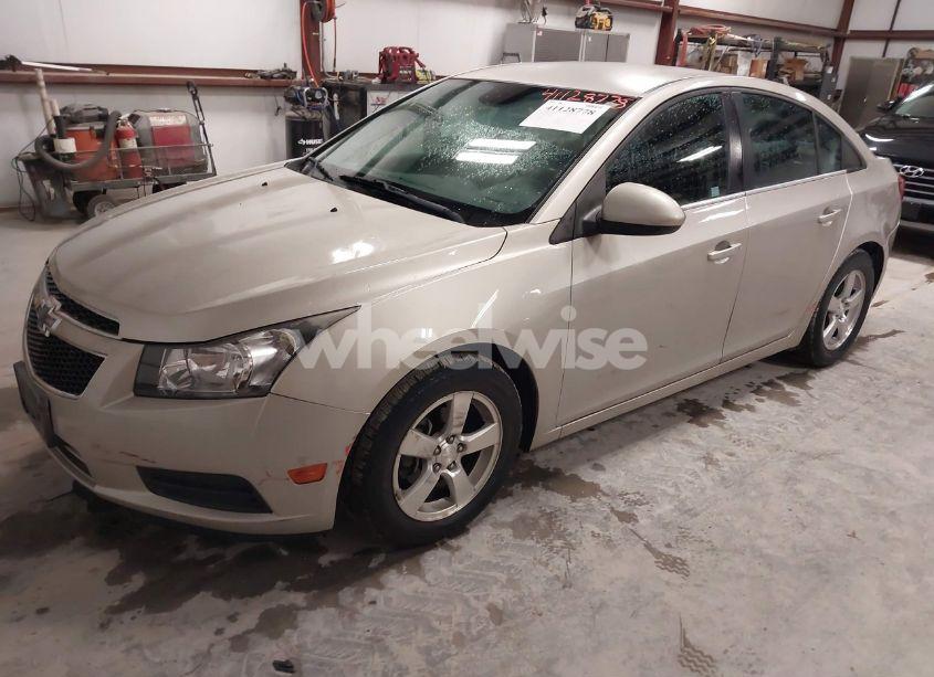 Photo 2 of 2014 Chevrolet Cruze 1LT AUTO (VIN 1G1PC5SB8E7347892)