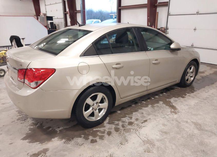 Photo 4 of 2014 Chevrolet Cruze 1LT AUTO (VIN 1G1PC5SB8E7347892)