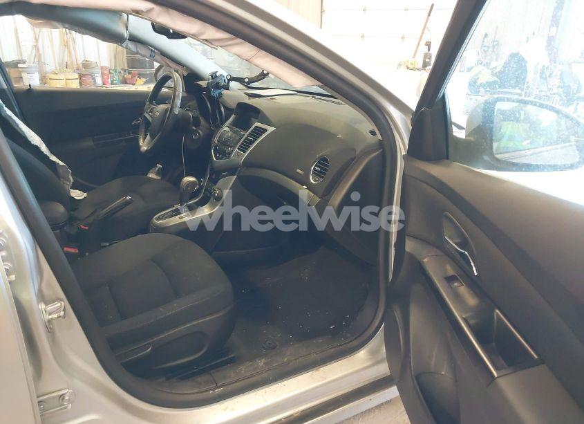 Photo 5 of 2014 Chevrolet Cruze 1LT AUTO (VIN 1G1PC5SB8E7372937)