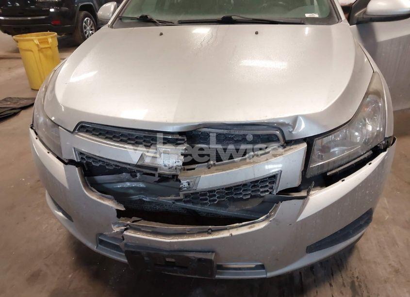 Photo 6 of 2014 Chevrolet Cruze 1LT AUTO (VIN 1G1PC5SB8E7437222)