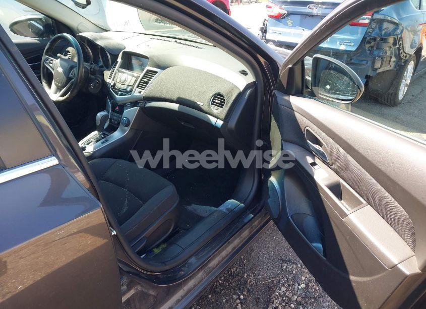 Photo 5 of 2014 Chevrolet Cruze 1LT AUTO (VIN 1G1PC5SB8E7438449)