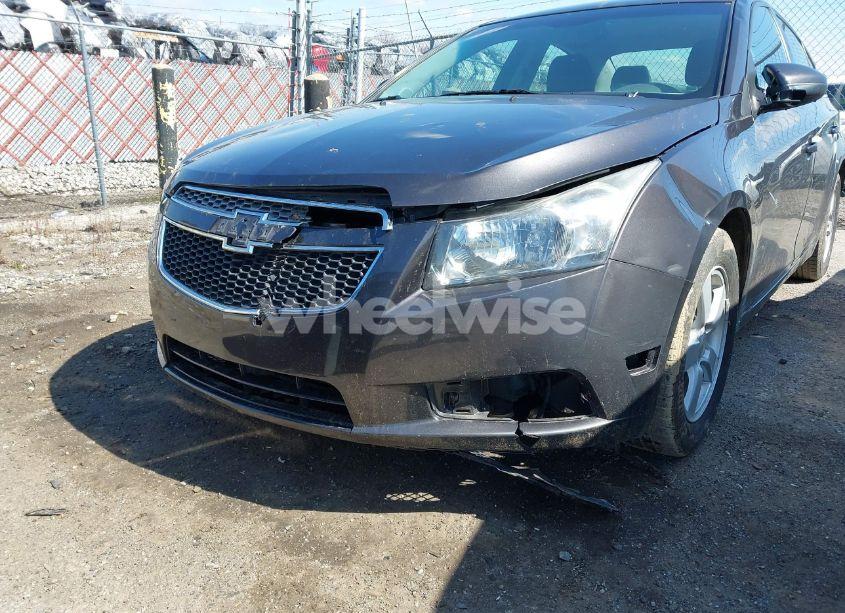 Photo 6 of 2014 Chevrolet Cruze 1LT AUTO (VIN 1G1PC5SB8E7438449)