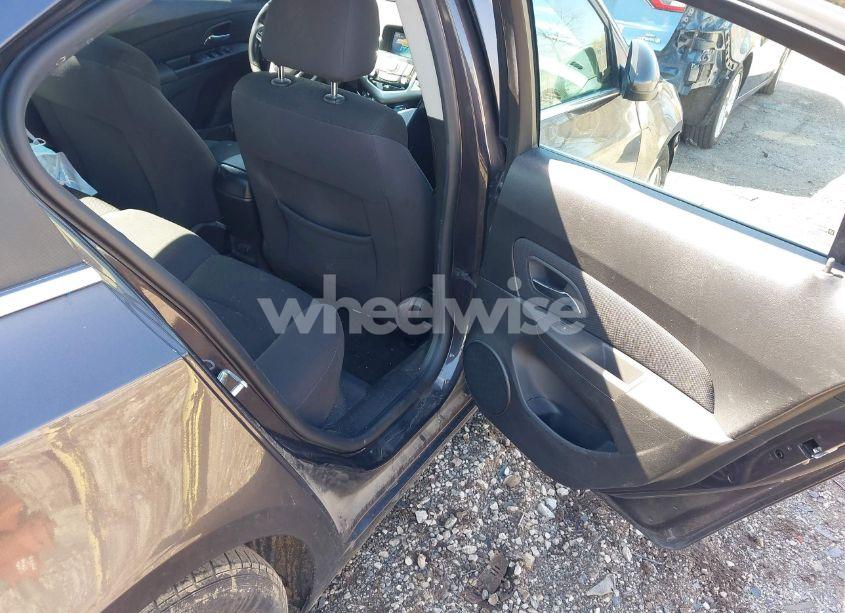 Photo 8 of 2014 Chevrolet Cruze 1LT AUTO (VIN 1G1PC5SB8E7438449)