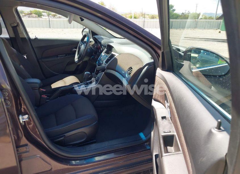 Photo 5 of 2015 Chevrolet Cruze 1LT AUTO (VIN 1G1PC5SB8F7126147)