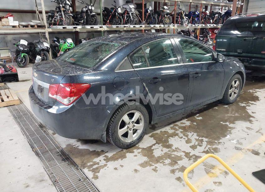 Photo 4 of 2015 Chevrolet Cruze 1LT AUTO (VIN 1G1PC5SB8F7141635)