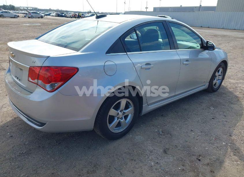 Photo 4 of 2015 Chevrolet Cruze 1LT AUTO (VIN 1G1PC5SB8F7156247)