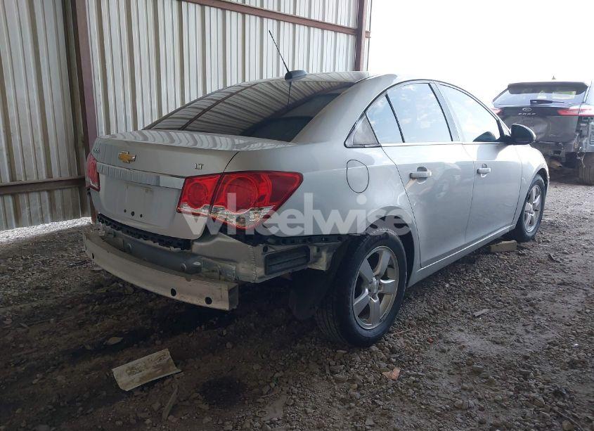 Photo 4 of 2015 Chevrolet Cruze 1LT AUTO (VIN 1G1PC5SB8F7271415)