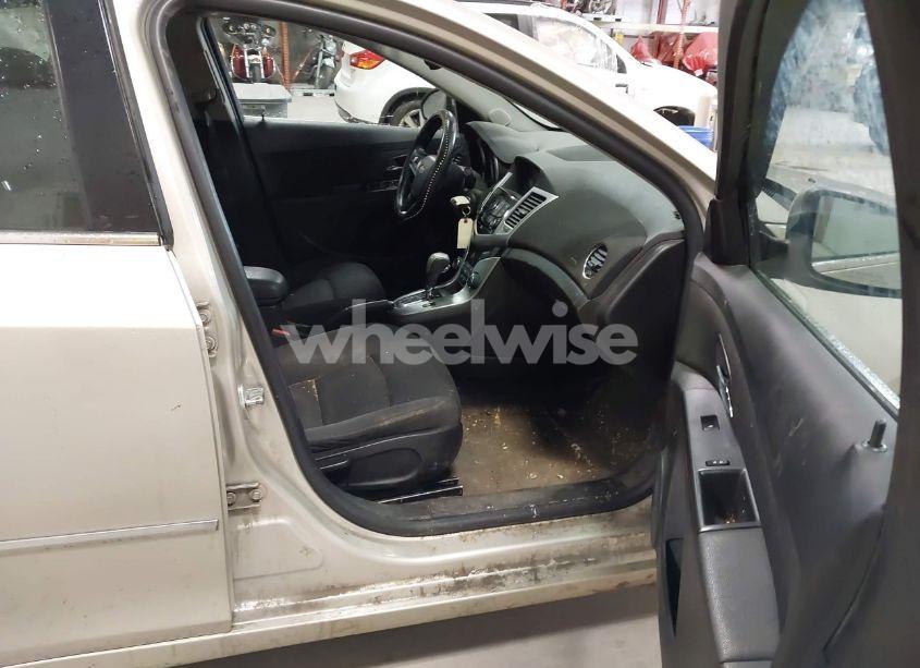 Photo 5 of 2015 Chevrolet Cruze 1LT AUTO (VIN 1G1PC5SB8F7288697)