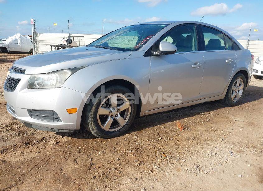 Photo 2 of 2013 Chevrolet Cruze 1LT AUTO (VIN 1G1PC5SB9D7113579)