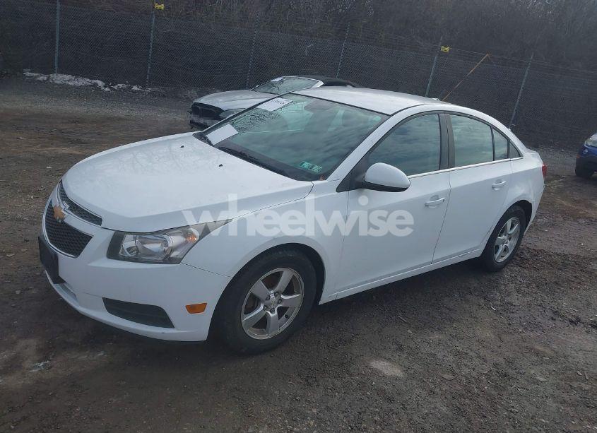 Photo 2 of 2013 Chevrolet Cruze 1LT AUTO (VIN 1G1PC5SB9D7121438)