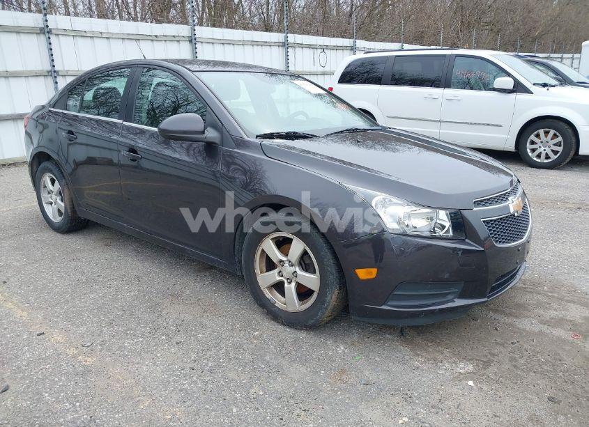 2014 Chevrolet Cruze 1LT AUTO (VIN 1G1PC5SB9E7109890) main photo