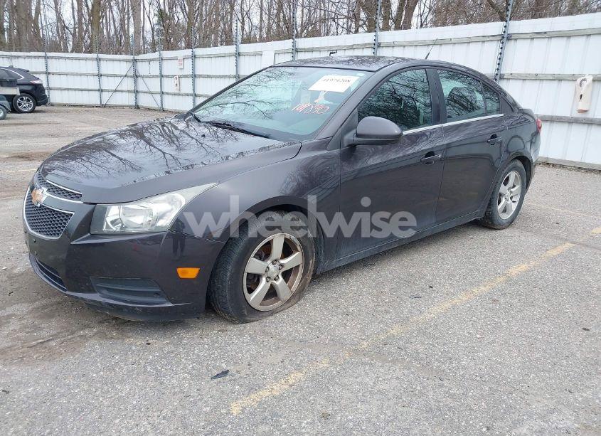 Photo 2 of 2014 Chevrolet Cruze 1LT AUTO (VIN 1G1PC5SB9E7109890)