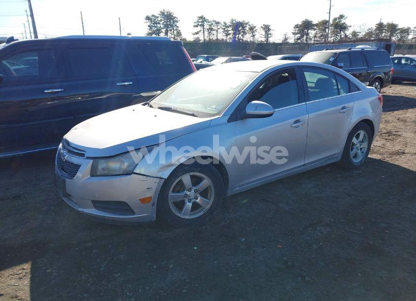 Photo 2 of 2014 Chevrolet Cruze 1LT AUTO (VIN 1G1PC5SB9E7120355)