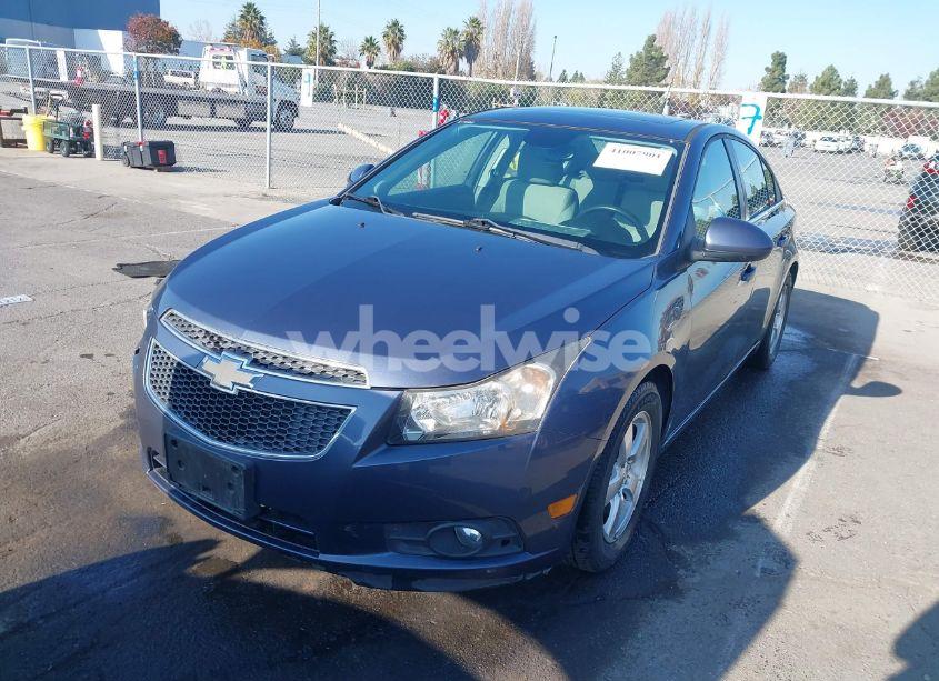 Photo 2 of 2014 Chevrolet Cruze 1LT AUTO (VIN 1G1PC5SB9E7165733)