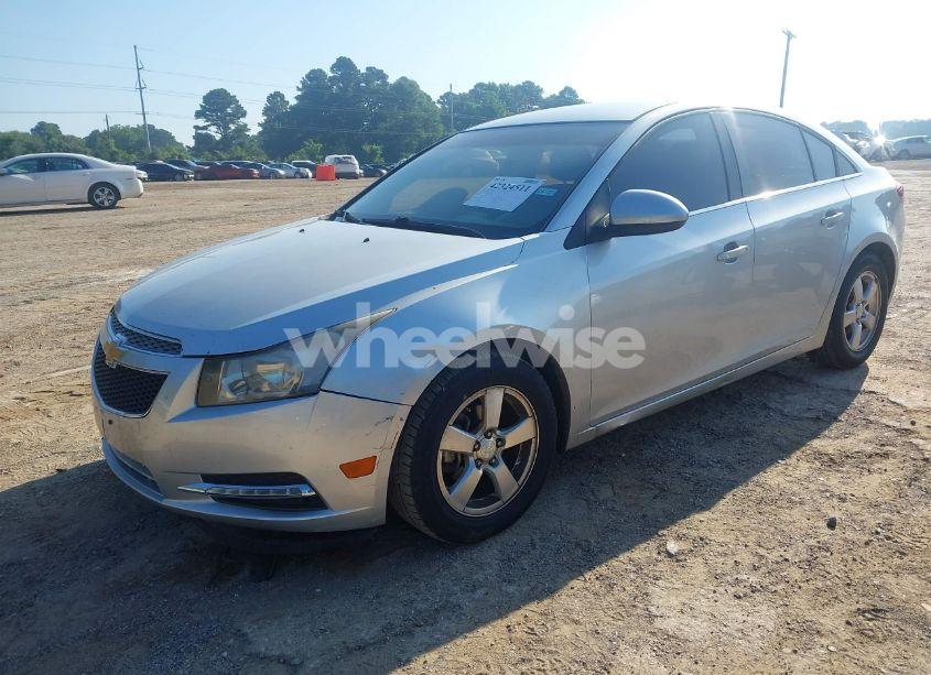 Photo 2 of 2014 Chevrolet Cruze 1LT AUTO (VIN 1G1PC5SB9E7168454)