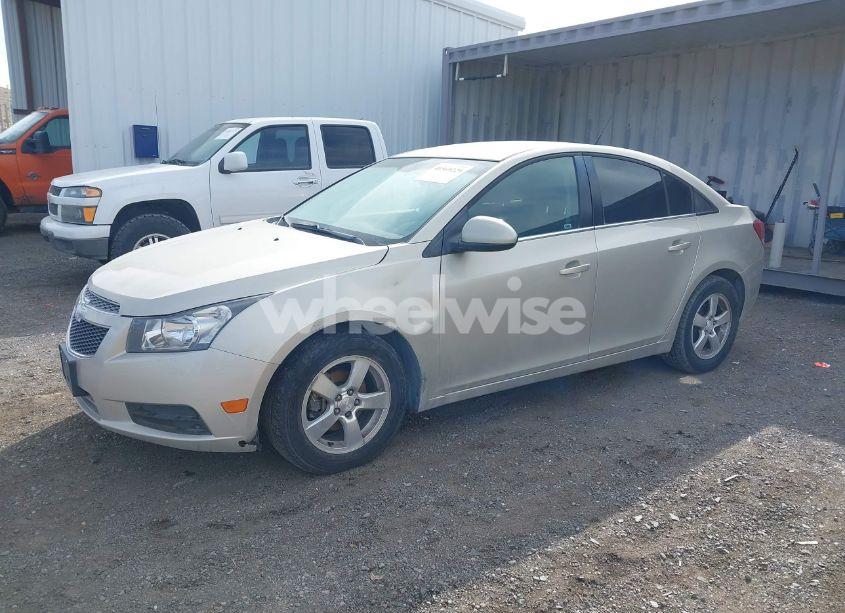 Photo 2 of 2014 Chevrolet Cruze 1LT AUTO (VIN 1G1PC5SB9E7241502)