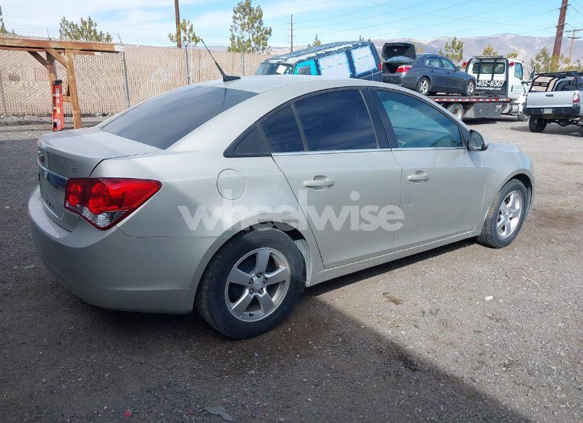 Photo 4 of 2014 Chevrolet Cruze 1LT AUTO (VIN 1G1PC5SB9E7241502)