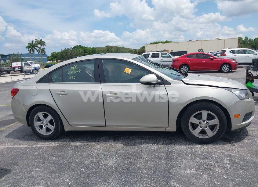 Photo 13 of 2014 Chevrolet Cruze 1LT AUTO (VIN 1G1PC5SB9E7244691)