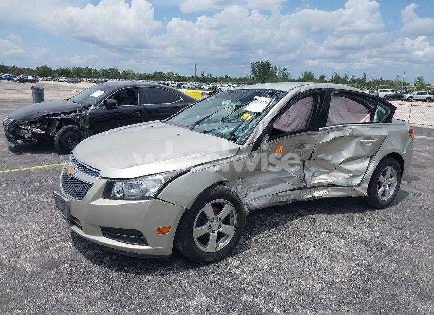 Photo 2 of 2014 Chevrolet Cruze 1LT AUTO (VIN 1G1PC5SB9E7244691)