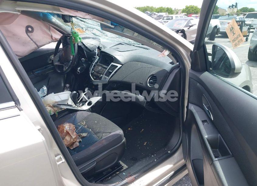 Photo 5 of 2014 Chevrolet Cruze 1LT AUTO (VIN 1G1PC5SB9E7244691)