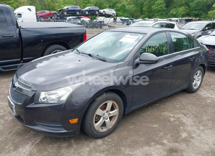 Photo 2 of 2014 Chevrolet Cruze 1LT AUTO (VIN 1G1PC5SB9E7252774)