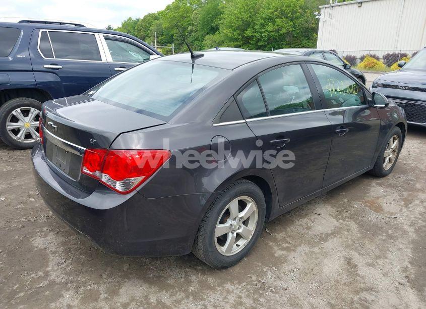 Photo 4 of 2014 Chevrolet Cruze 1LT AUTO (VIN 1G1PC5SB9E7252774)