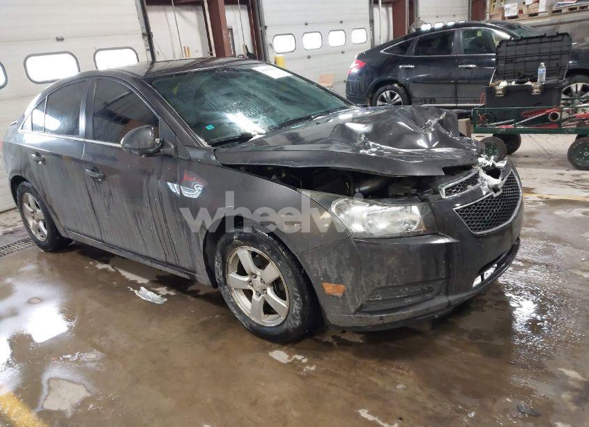 2014 Chevrolet Cruze 1LT AUTO (VIN 1G1PC5SB9E7296015) main photo