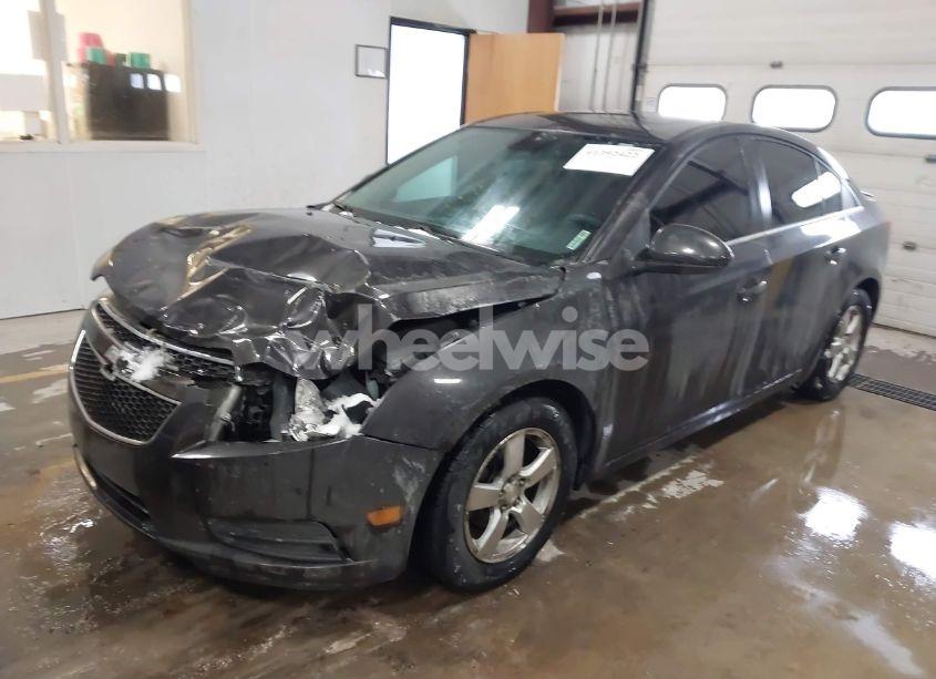 Photo 2 of 2014 Chevrolet Cruze 1LT AUTO (VIN 1G1PC5SB9E7296015)