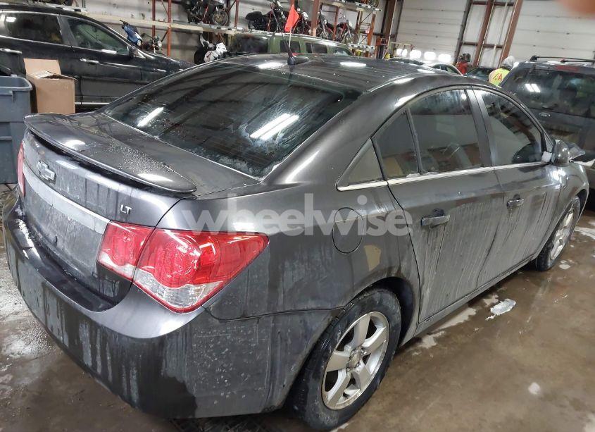 Photo 4 of 2014 Chevrolet Cruze 1LT AUTO (VIN 1G1PC5SB9E7296015)