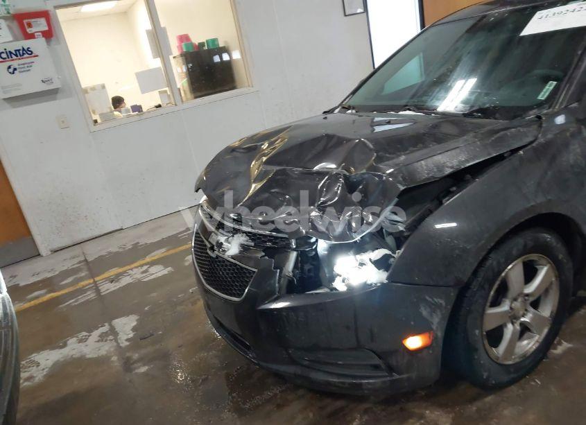 Photo 6 of 2014 Chevrolet Cruze 1LT AUTO (VIN 1G1PC5SB9E7296015)