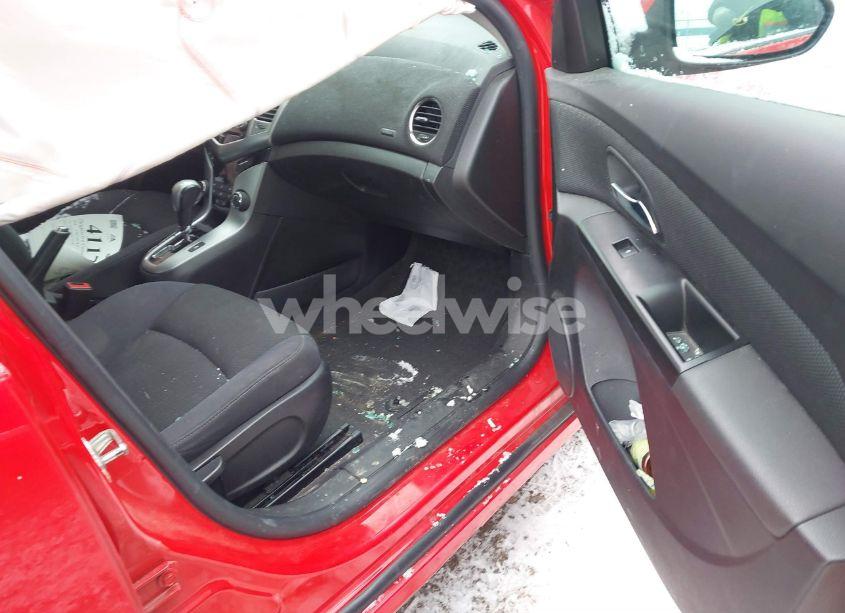 Photo 5 of 2014 Chevrolet Cruze 1LT AUTO (VIN 1G1PC5SB9E7305683)