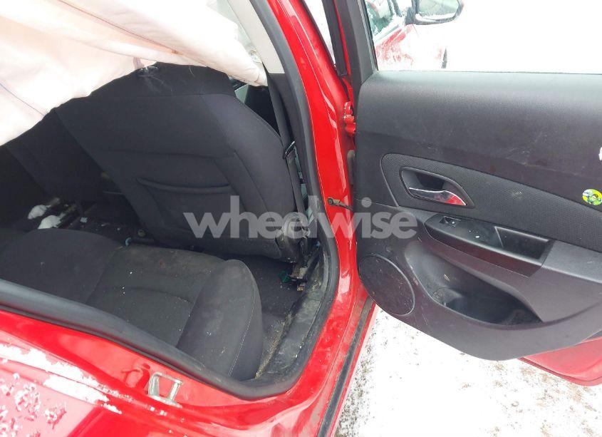 Photo 8 of 2014 Chevrolet Cruze 1LT AUTO (VIN 1G1PC5SB9E7305683)