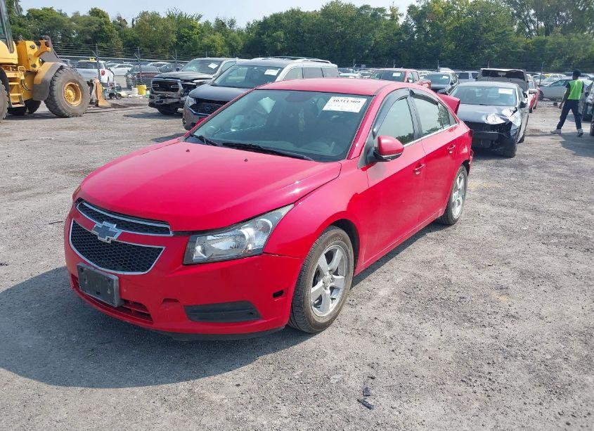 Photo 2 of 2014 Chevrolet Cruze 1LT AUTO (VIN 1G1PC5SB9E7353538)