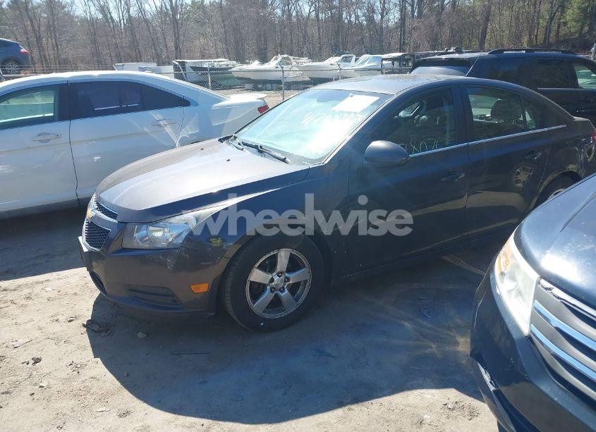 Photo 2 of 2014 Chevrolet Cruze 1LT AUTO (VIN 1G1PC5SB9E7435365)