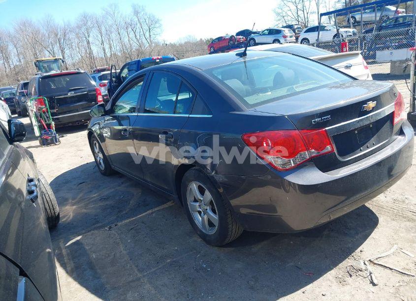 Photo 3 of 2014 Chevrolet Cruze 1LT AUTO (VIN 1G1PC5SB9E7435365)