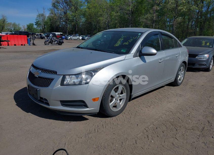Photo 2 of 2014 Chevrolet Cruze 1LT AUTO (VIN 1G1PC5SB9E7454093)