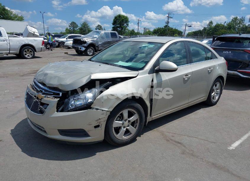 Photo 2 of 2014 Chevrolet Cruze 1LT AUTO (VIN 1G1PC5SB9E7472822)