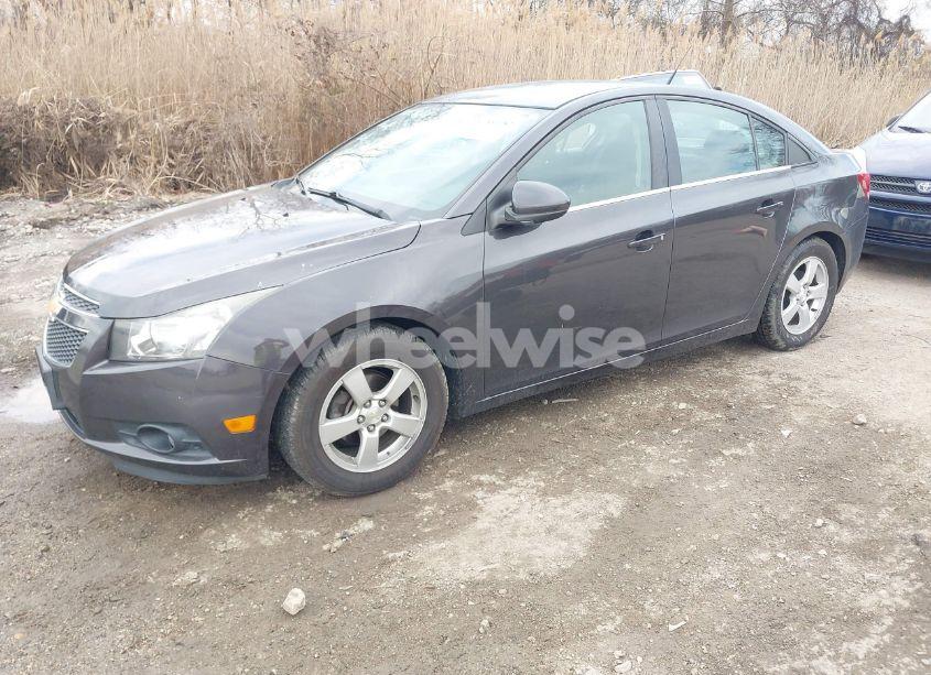Photo 2 of 2014 Chevrolet Cruze 1LT AUTO (VIN 1G1PC5SB9E7482881)