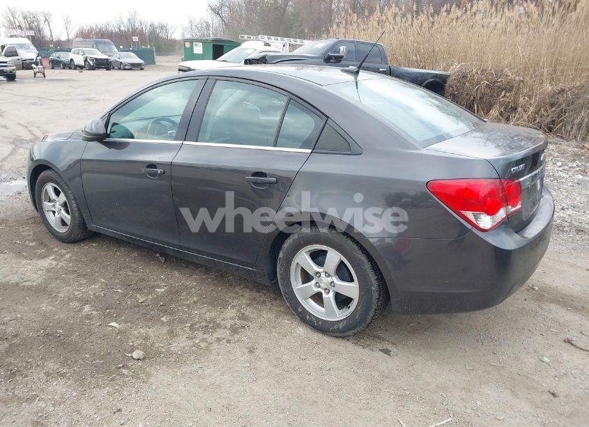 Photo 3 of 2014 Chevrolet Cruze 1LT AUTO (VIN 1G1PC5SB9E7482881)