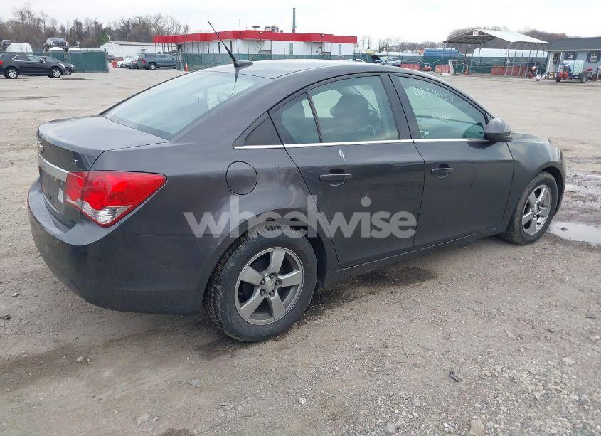 Photo 4 of 2014 Chevrolet Cruze 1LT AUTO (VIN 1G1PC5SB9E7482881)