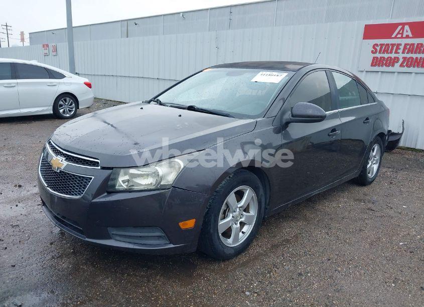 Photo 2 of 2015 Chevrolet Cruze 1LT AUTO (VIN 1G1PC5SB9F7125945)