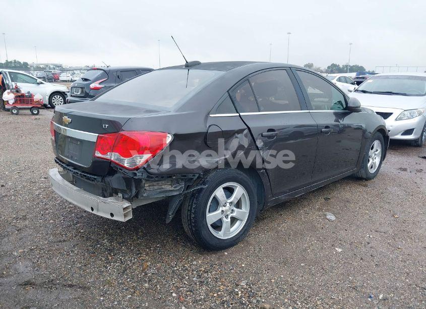 Photo 4 of 2015 Chevrolet Cruze 1LT AUTO (VIN 1G1PC5SB9F7125945)