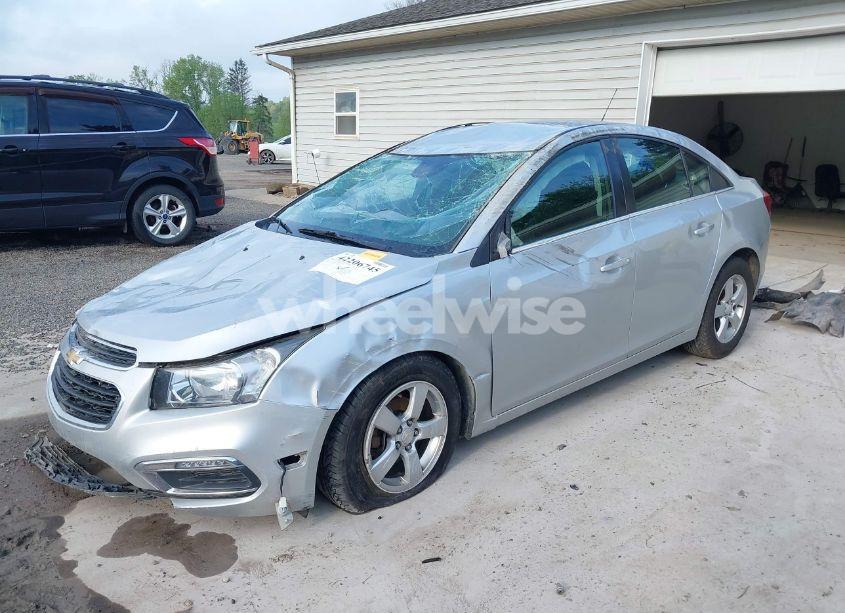 Photo 2 of 2015 Chevrolet Cruze 1LT AUTO (VIN 1G1PC5SB9F7210252)