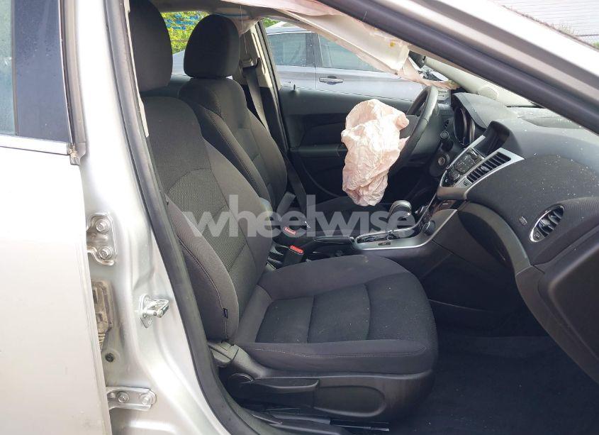 Photo 5 of 2015 Chevrolet Cruze 1LT AUTO (VIN 1G1PC5SB9F7210252)