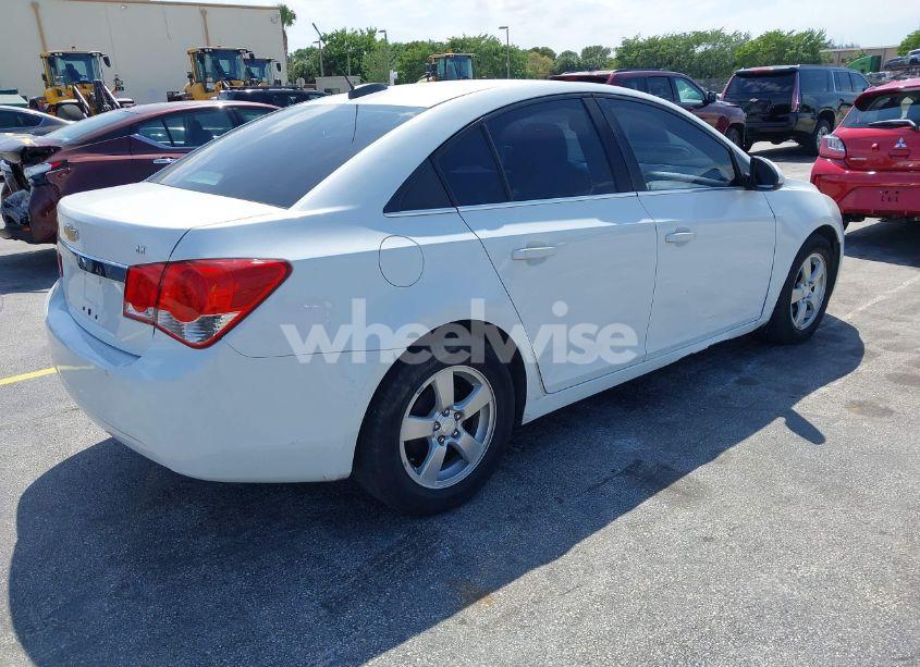 Photo 4 of 2015 Chevrolet Cruze 1LT AUTO (VIN 1G1PC5SB9F7275702)