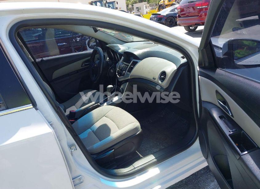 Photo 5 of 2015 Chevrolet Cruze 1LT AUTO (VIN 1G1PC5SB9F7275702)