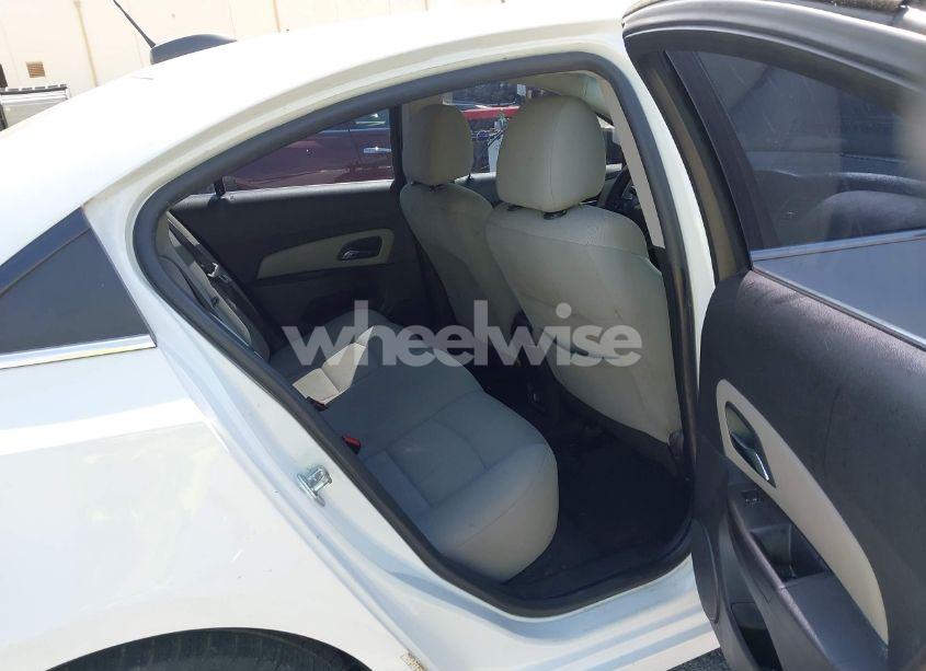 Photo 8 of 2015 Chevrolet Cruze 1LT AUTO (VIN 1G1PC5SB9F7275702)