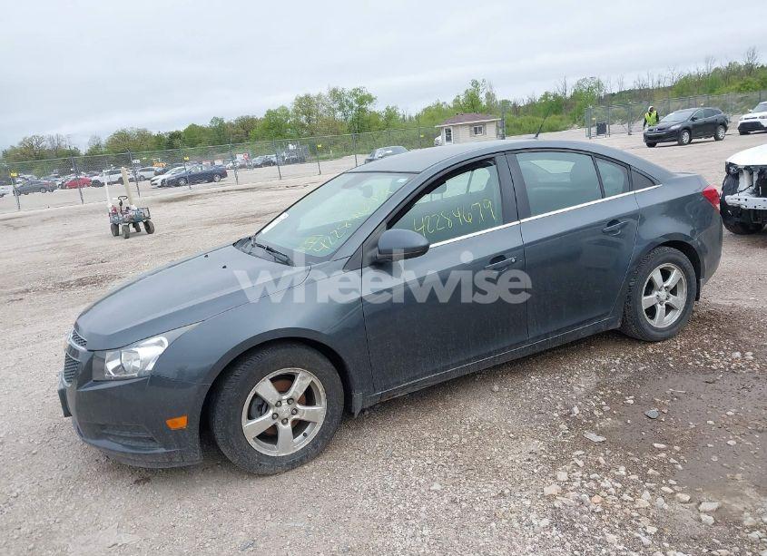 Photo 2 of 2013 Chevrolet Cruze 1LT AUTO (VIN 1G1PC5SBXD7117589)