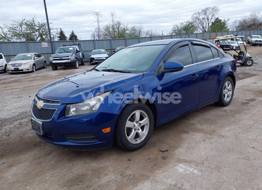 Photo 2 of 2013 Chevrolet Cruze LT (VIN 1G1PC5SBXD7153007)