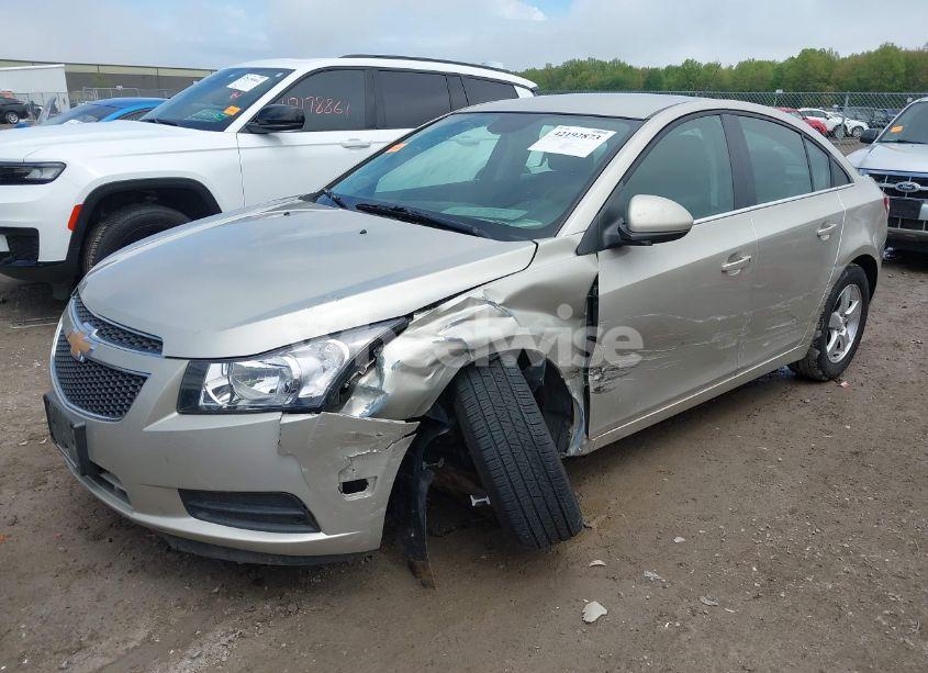 Photo 2 of 2013 Chevrolet Cruze 1LT AUTO (VIN 1G1PC5SBXD7160734)